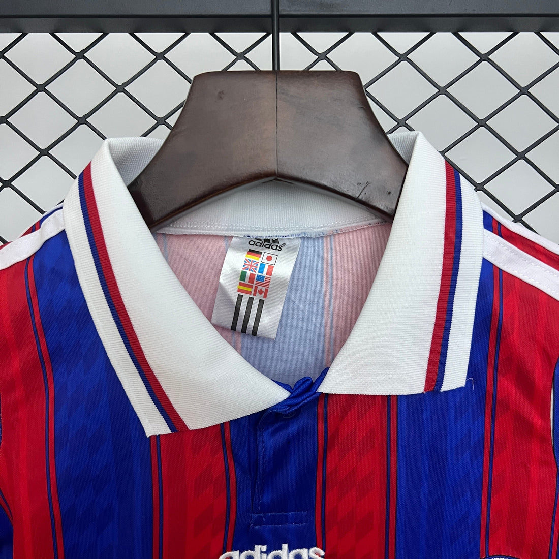 T-shirt e Pantaloncini per Bambino Bayern Monaco Retro Home 95/97