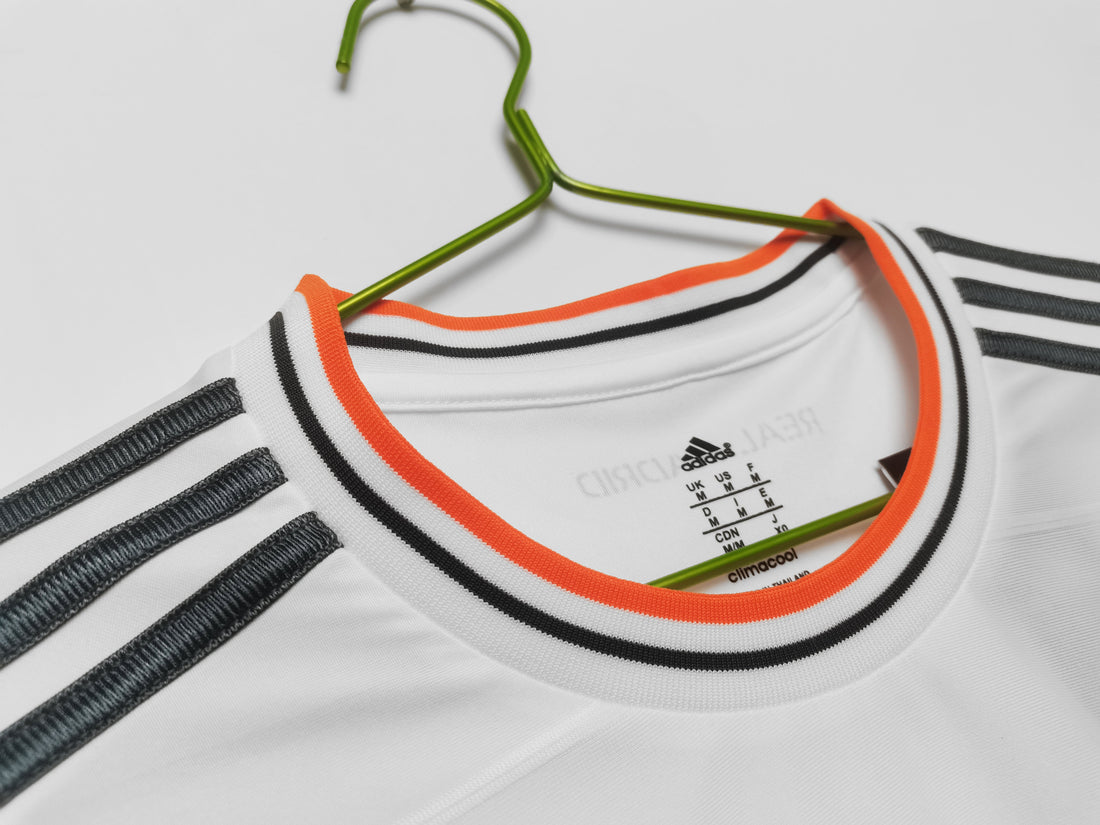 Maglia del Real Madrid Retro 13/14 - Con Patch