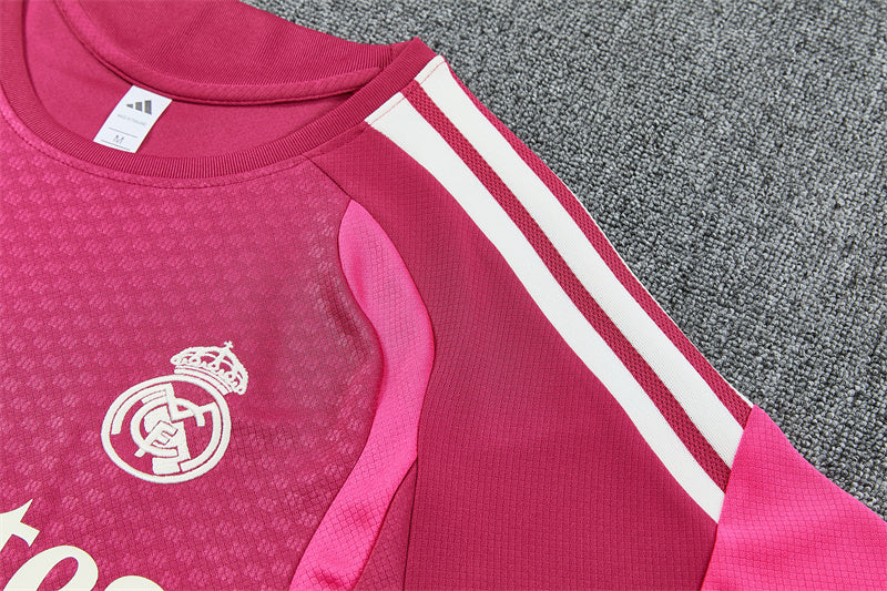 Maglia da allenamento e pantaloncini del Real Madrid 26/27