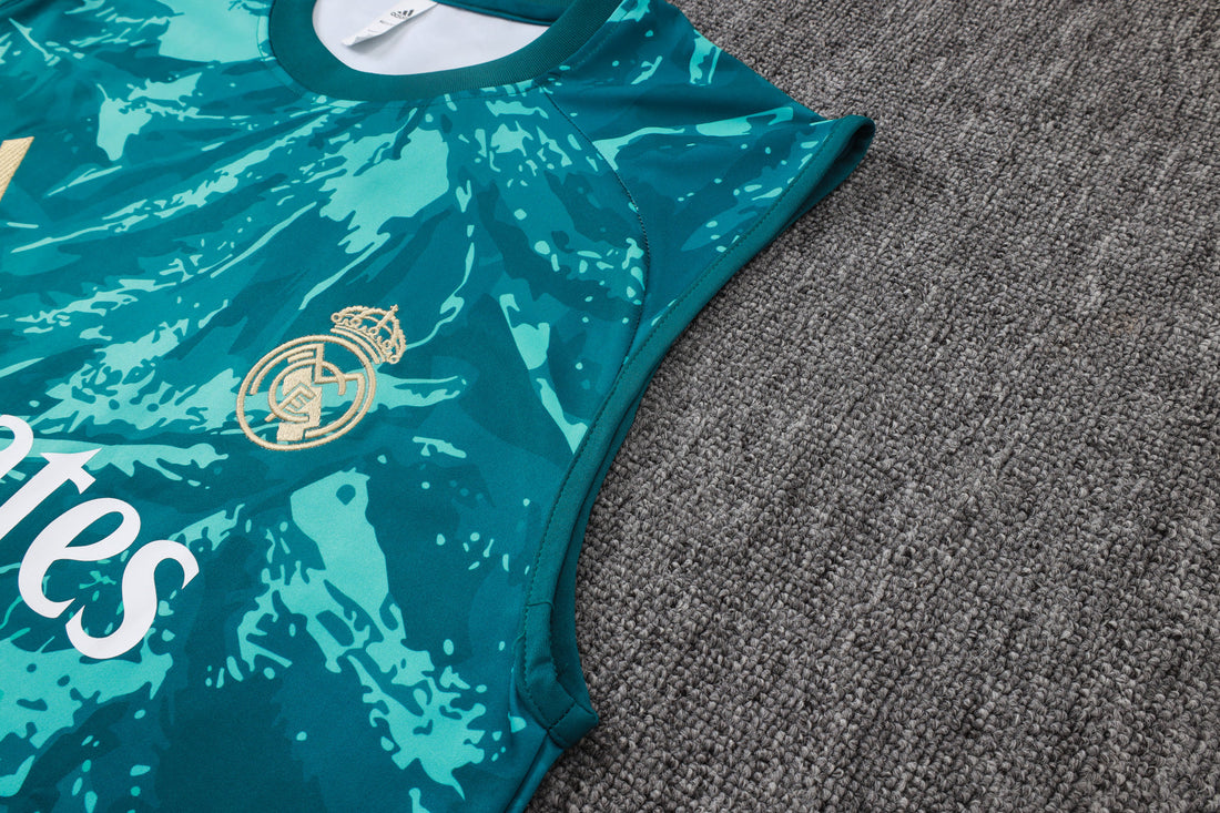 Maglia da allenamento e pantaloncini del Real Madrid 26/27