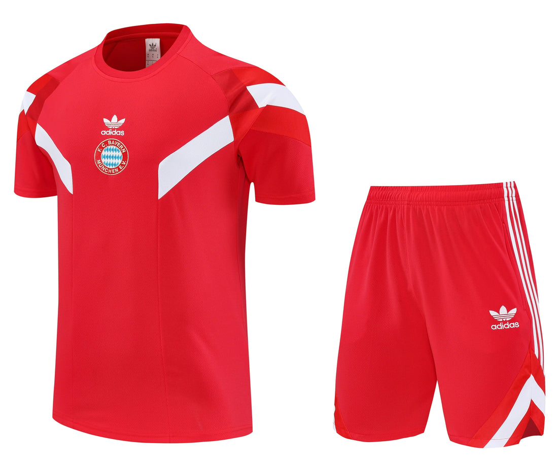 Maglia da allenamento e pantaloncini del Bayern 25/26