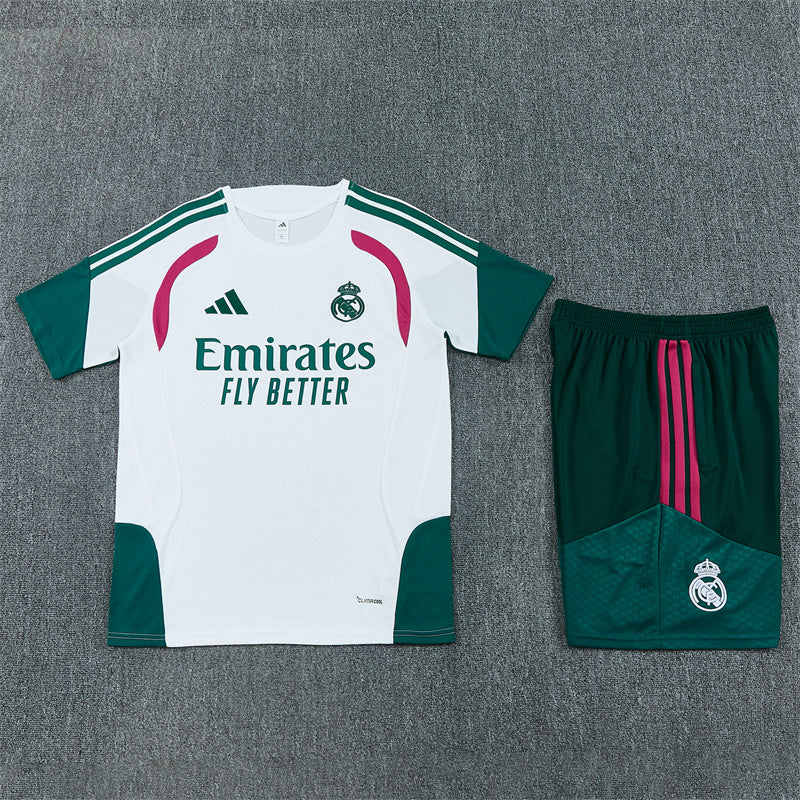 Maglia da allenamento e pantaloncini del Real Madrid 26/27