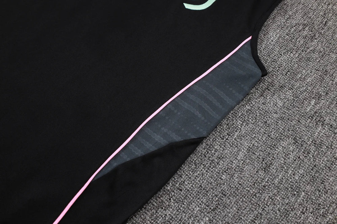Maglia allenamento e pantaloncini Juventus 25/26
