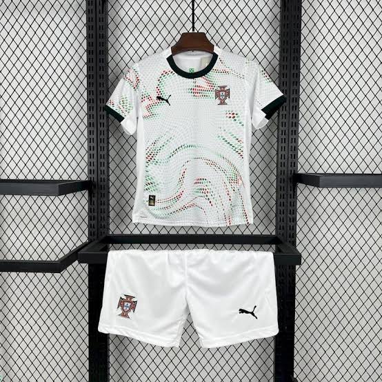 T-shirt e Pantaloncini per Bambino Portogallo Away 25/26