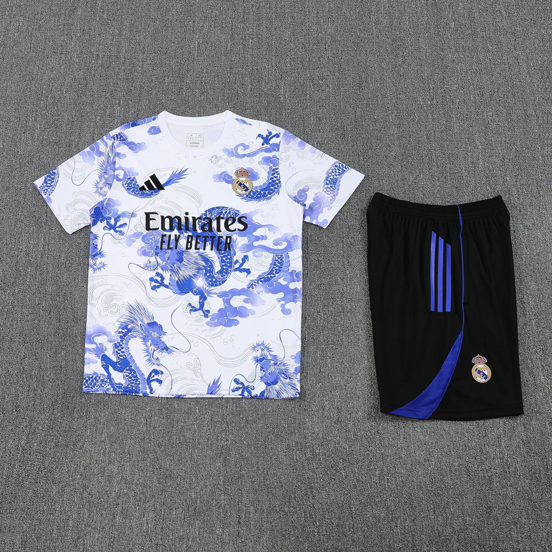 Maglia da allenamento e pantaloncini del Real Madrid 25/26
