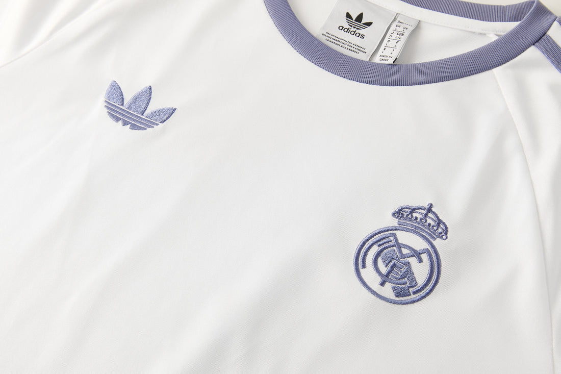 Maglia da allenamento e pantaloncini del Real Madrid 26/27