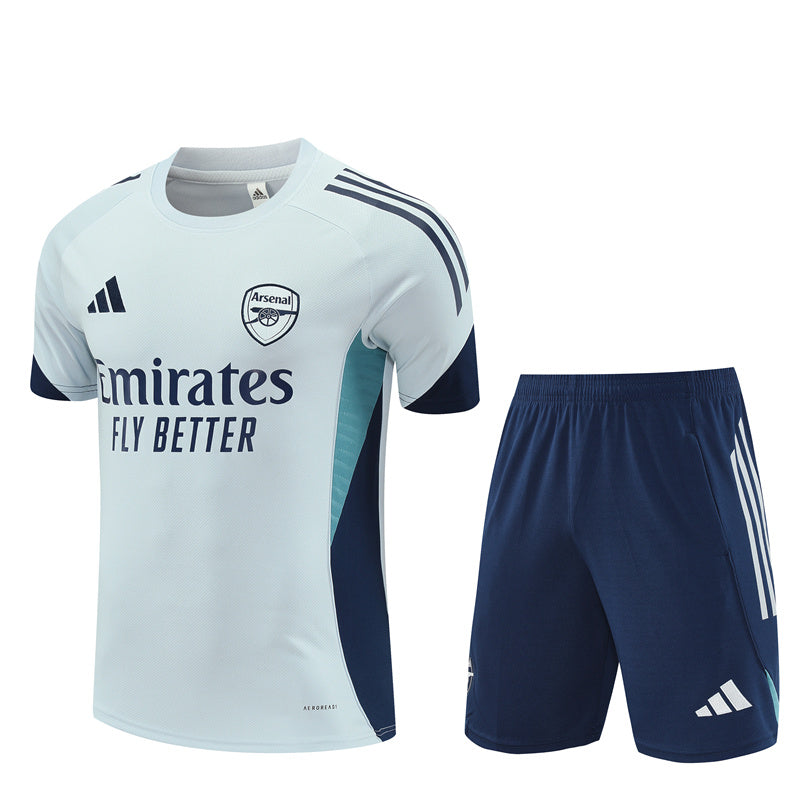 Maglia da allenamento e pantaloncini del Arsenal 25/26