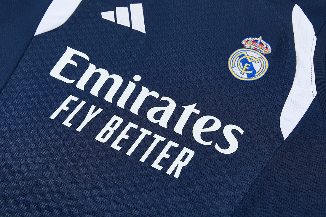 Maglia da allenamento e pantaloncini del Real Madrid 26/27