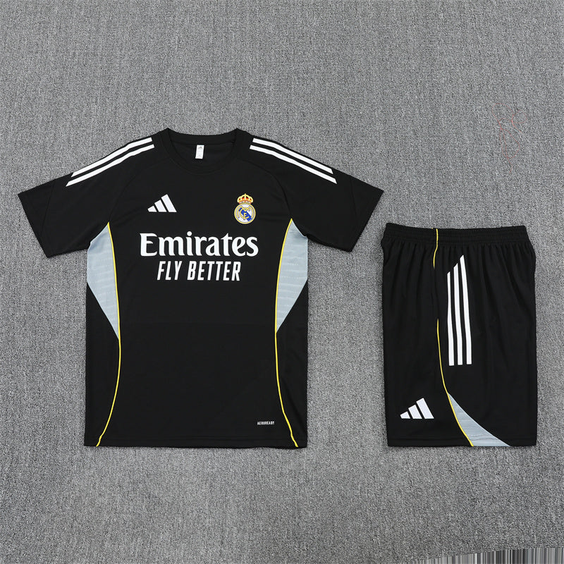 Maglia e Pantaloncini pre-allenamento Real Madrid Bambino 25/26