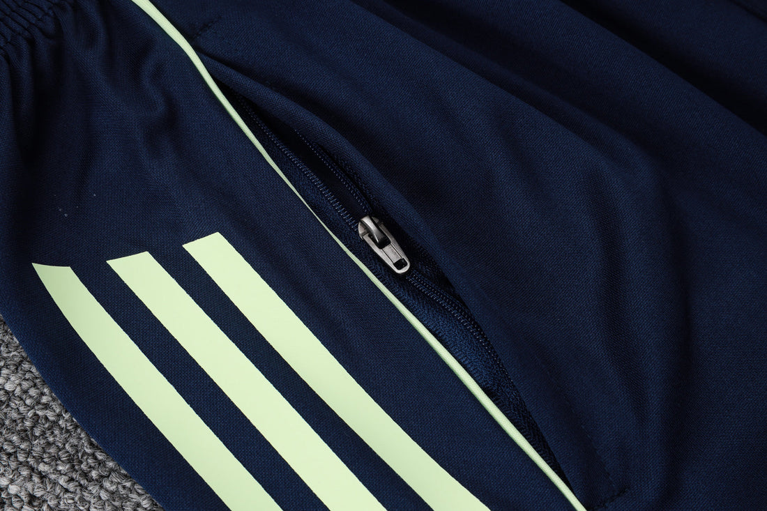 Maglia da allenamento e pantaloncini del Real Madrid 25/26