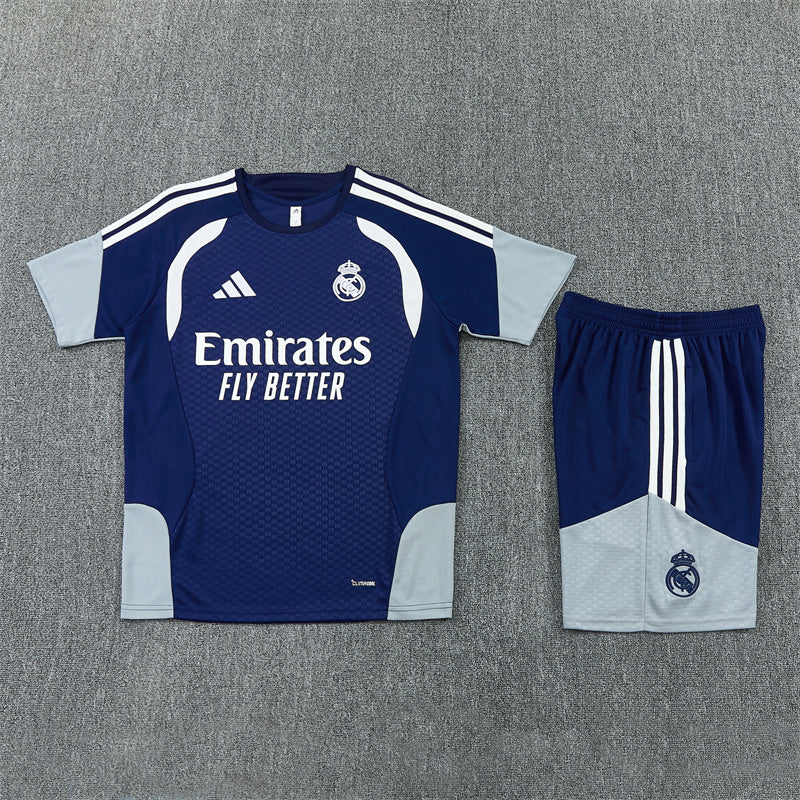 Maglia da allenamento e pantaloncini del Real Madrid 26/27