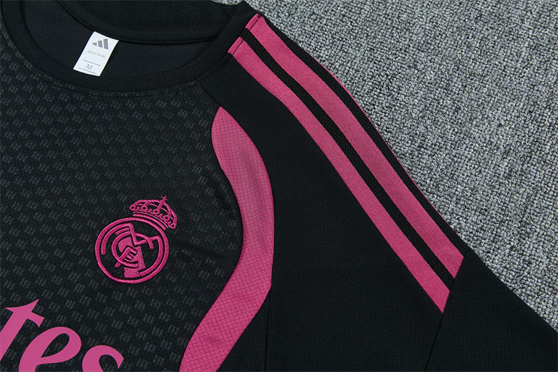Maglia da allenamento e pantaloncini del Real Madrid 26/27