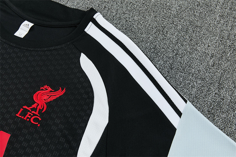 Maglia da allenamento e pantaloncini del Liverpool Bambino 26/27