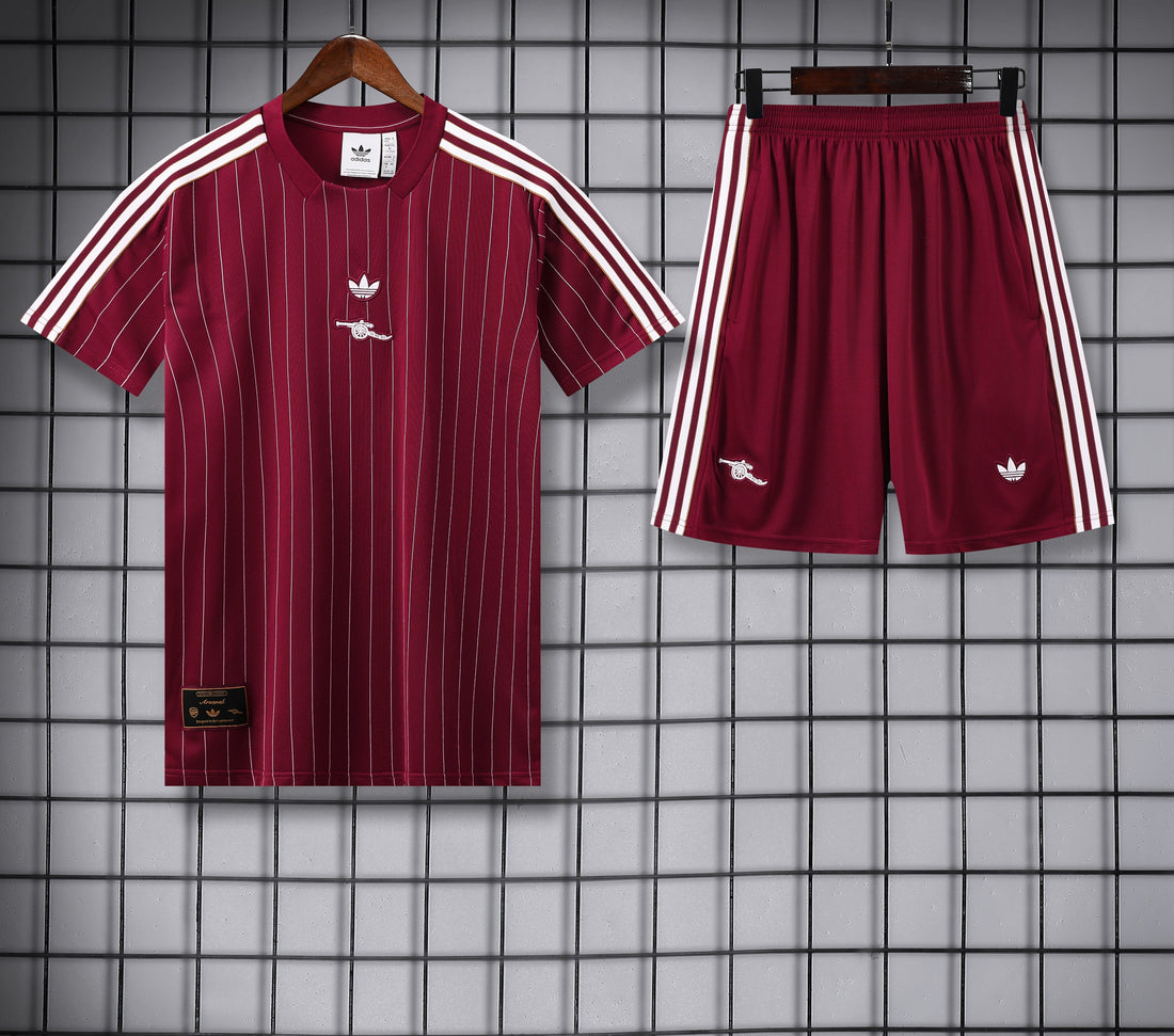 Maglia da allenamento e pantaloncini del Arsenal 25/26