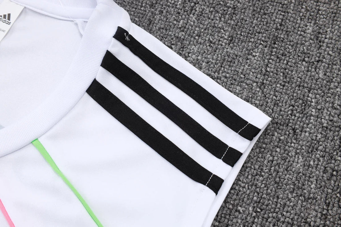 Maglia allenamento e pantaloncini Juventus 25/26