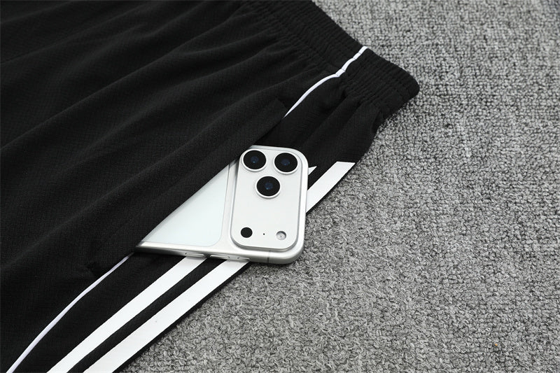 Maglia da allenamento e pantaloncini del Real Madrid X Marvel 25/26