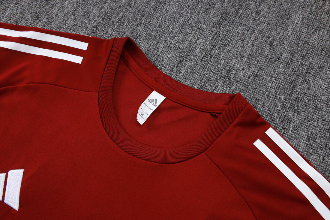 Maglia da allenamento e pantaloncini del Arsenal 25/26