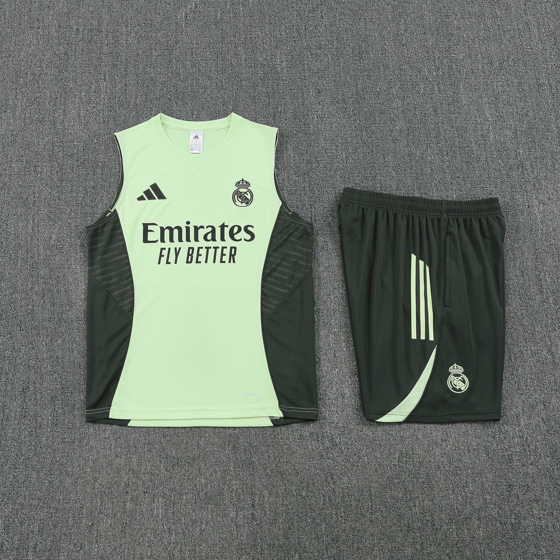 Maglia da allenamento e pantaloncini del Real Madrid 25/26