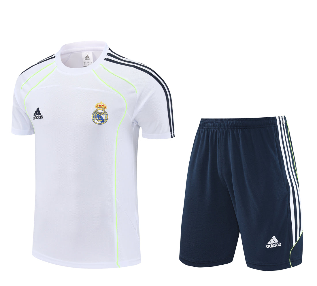 Maglia da allenamento e pantaloncini del Real Madrid 25/26