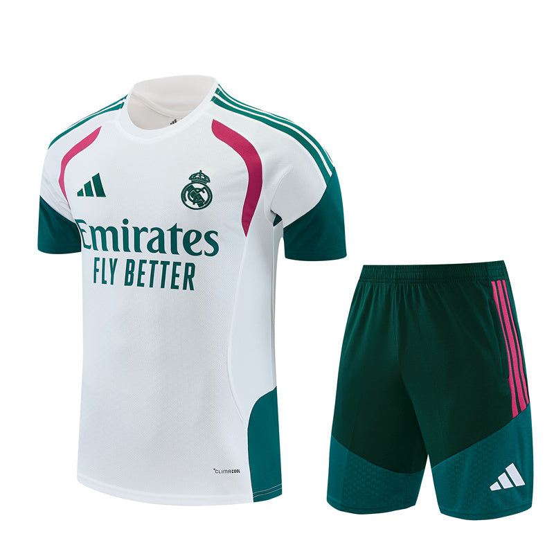 Maglia da allenamento e pantaloncini del Real Madrid 26/27