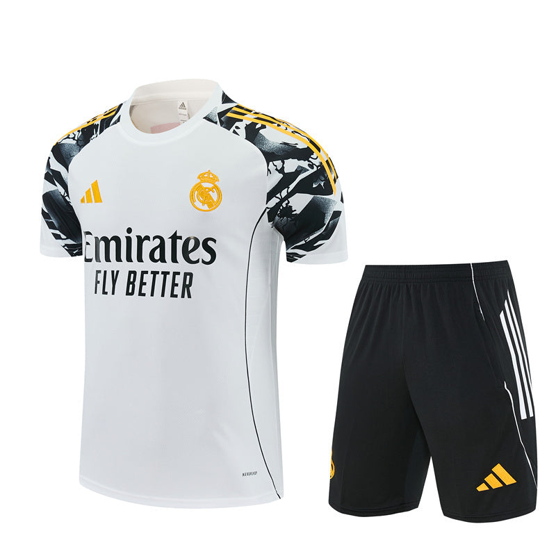 Maglia e Pantaloncini pre-allenamento Real Madrid x Marvel Bambino 25/26