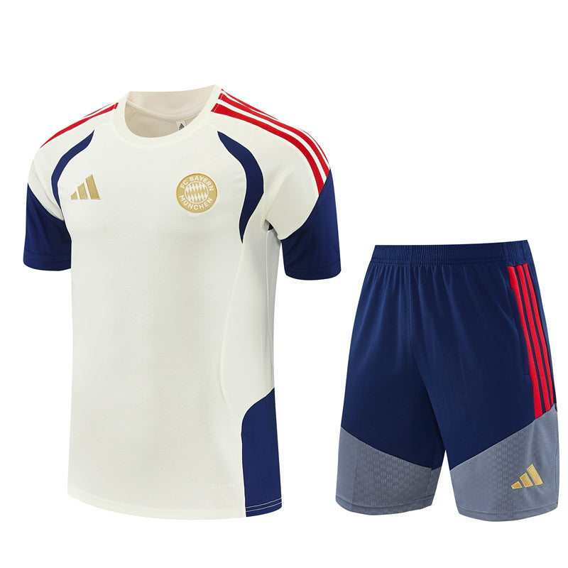 Maglia da allenamento e pantaloncini del Bayern Bambino 26/27