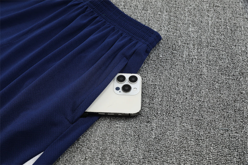 Maglia da allenamento e pantaloncini del Tottenham Hotspur 25/26
