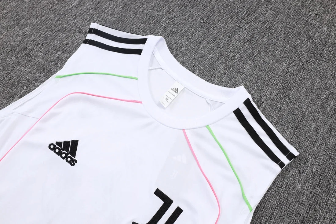 Maglia allenamento e pantaloncini Juventus 25/26