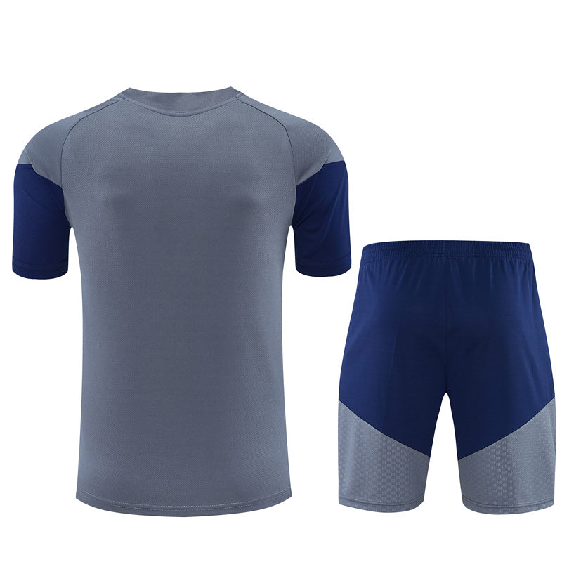 Maglia da allenamento e pantaloncini del Bayern 26/27