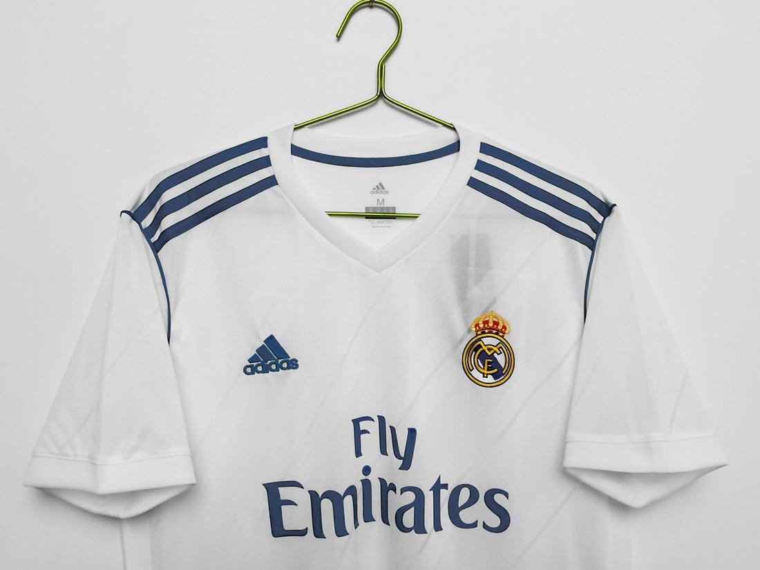 Maglia del Real Madrid Retro 2017/18 - Con Patch