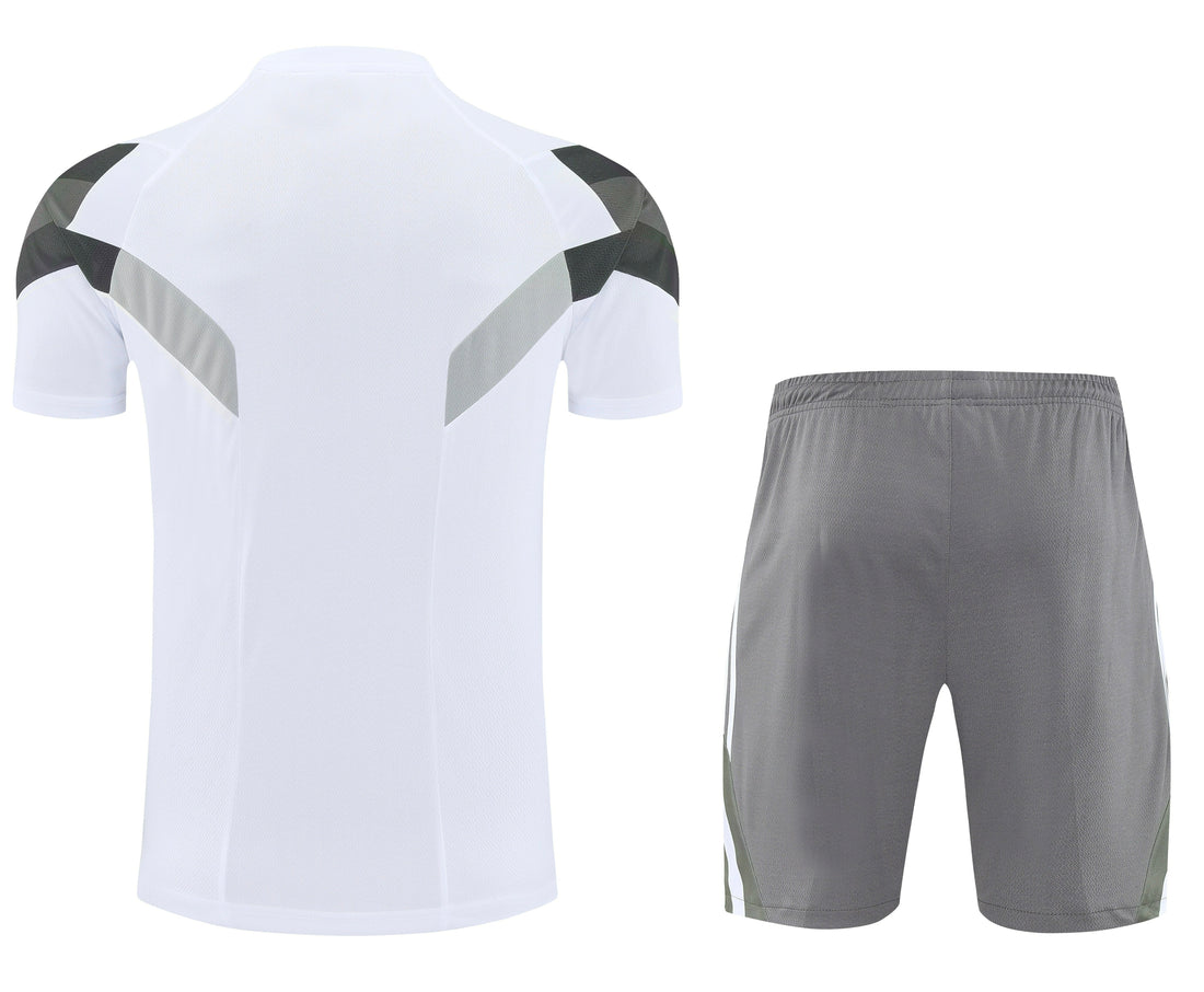 Maglia da allenamento e pantaloncini del Real Madrid 25/26