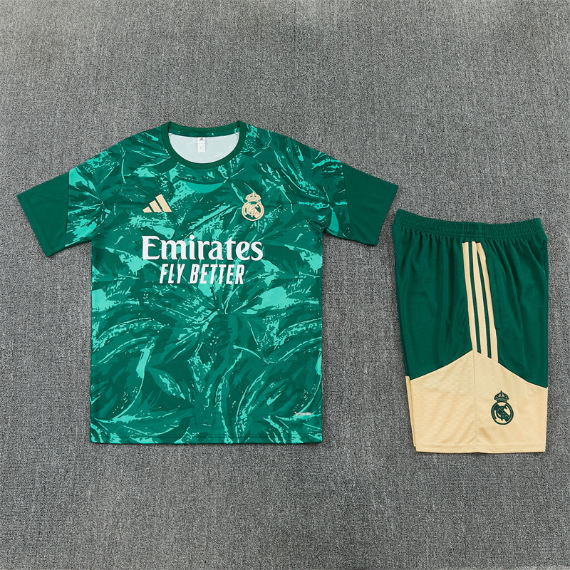 Maglia da allenamento e pantaloncini del Real Madrid 26/27