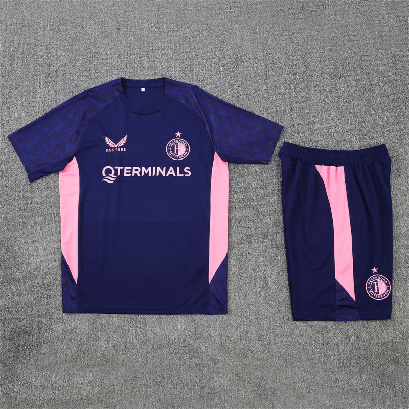 Maglia da allenamento e pantaloncini del Feyenoord 25/26