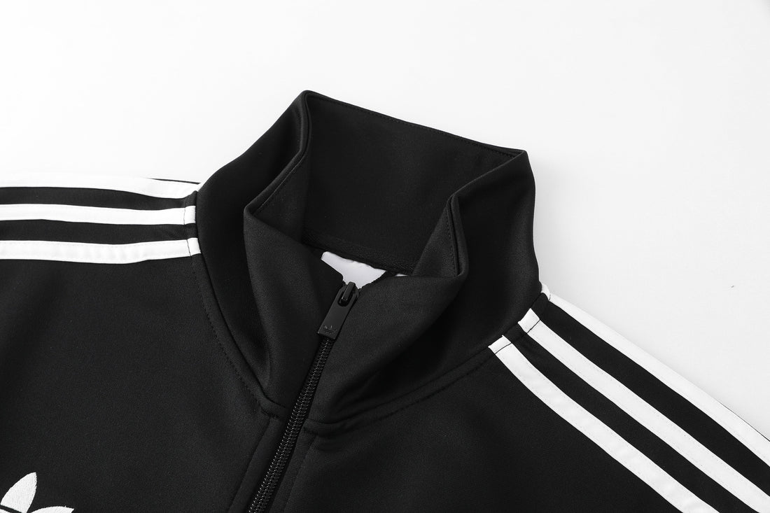 Tuta Oasis x Adidas 2025