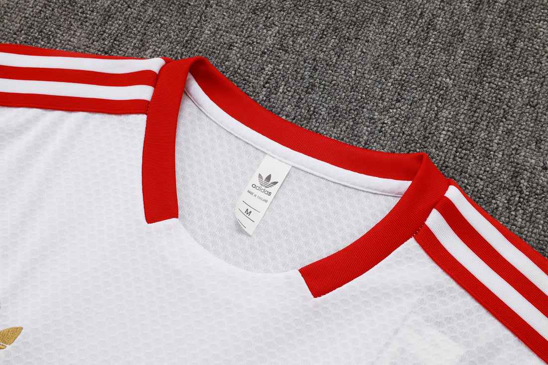 Maglia da allenamento e pantaloncini del Bayern Bambino 25/26