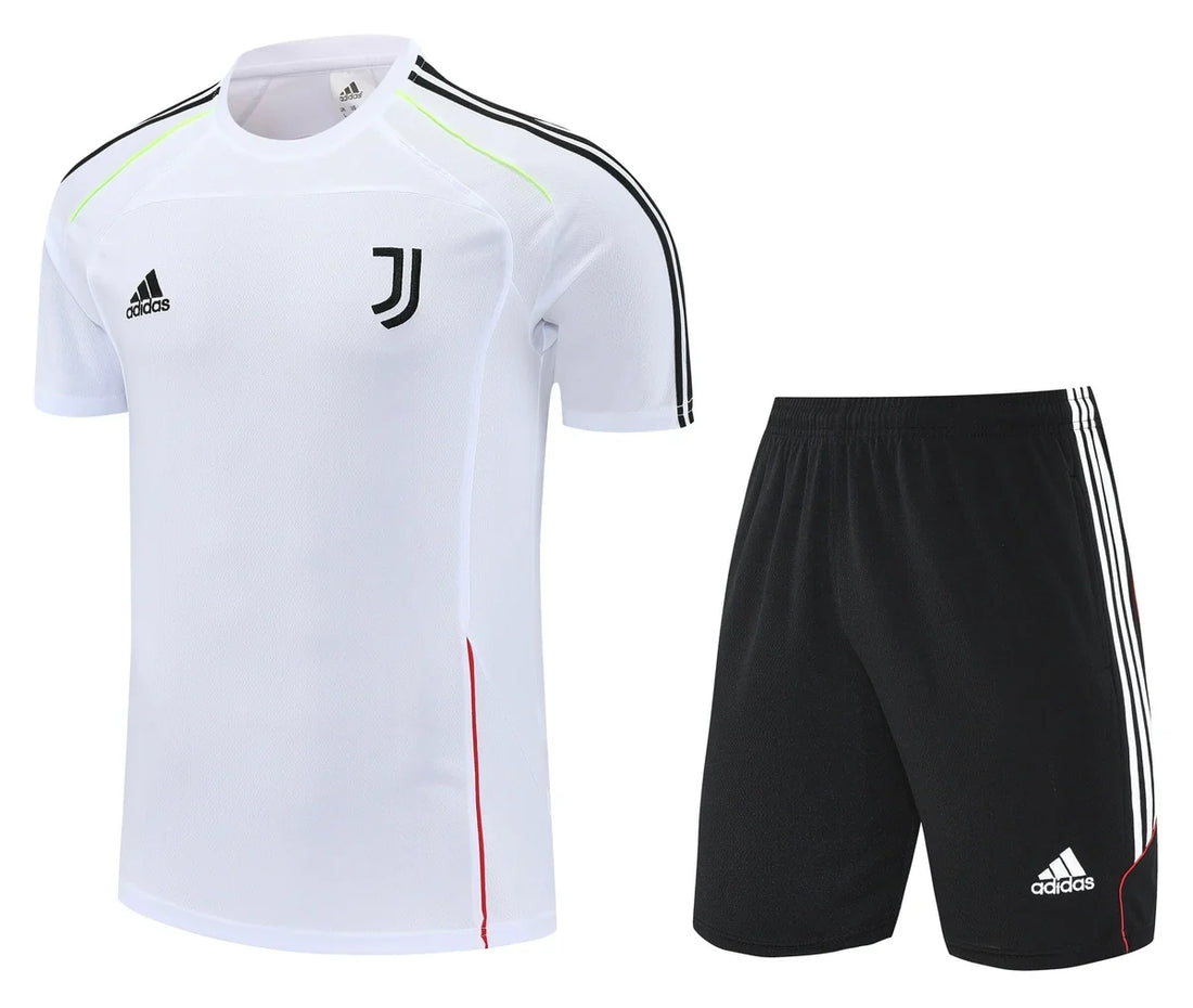 Maglia allenamento e pantaloncini Juventus 25/26