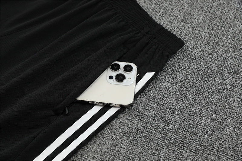 Maglia da allenamento e pantaloncini del Liverpool Bambino 25/26
