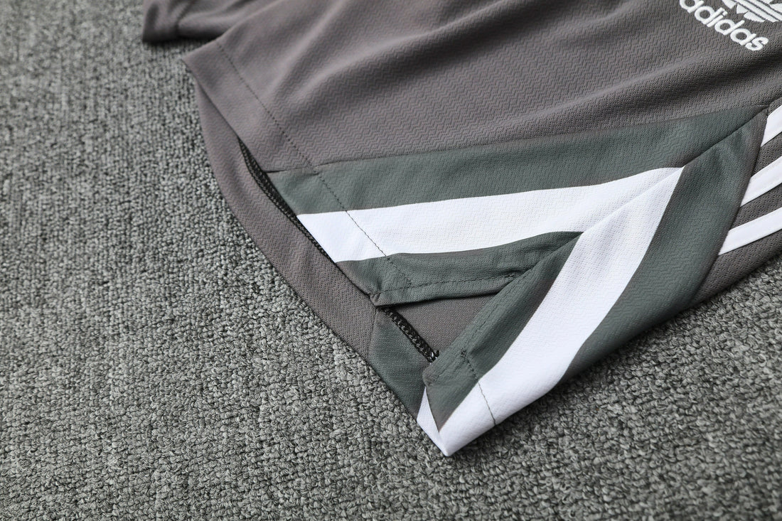 Maglia da allenamento e pantaloncini del Real Madrid 25/26