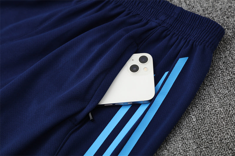 Maglia da allenamento e pantaloncini del Real Madrid 25/26