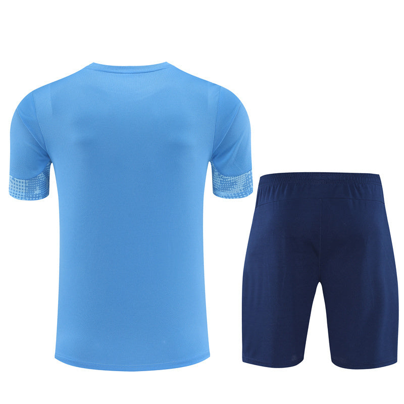 Maglia da allenamento e pantaloncini del Manchester City 25/26