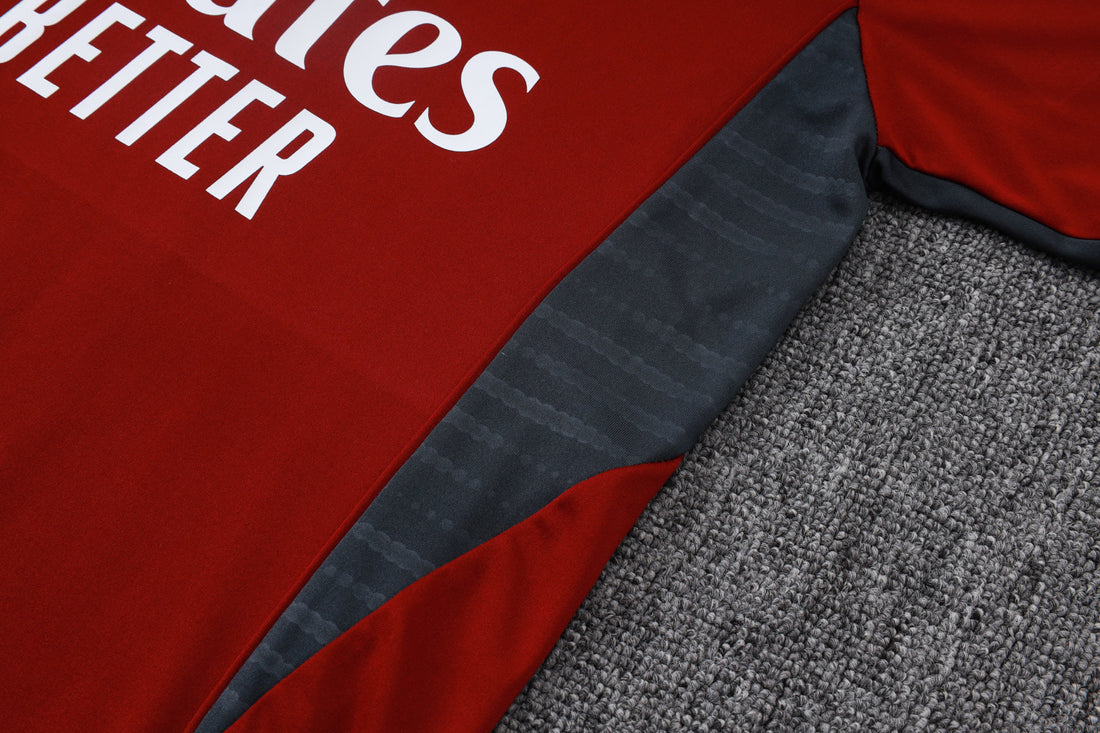 Maglia da allenamento e pantaloncini del Arsenal 25/26