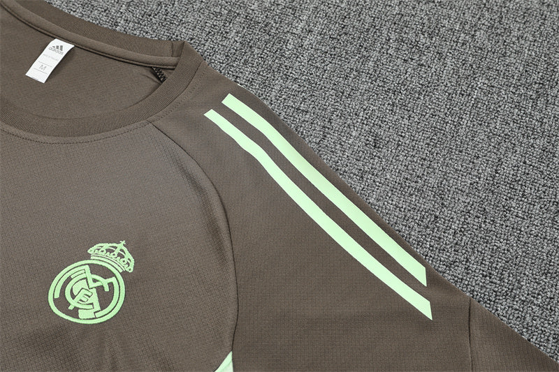 Maglia e Pantaloncini pre-allenamento Real Madrid Bambino 25/26