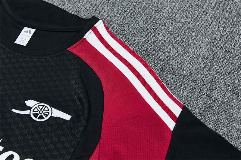 Maglia da allenamento e pantaloncini del Arsenal 26/27