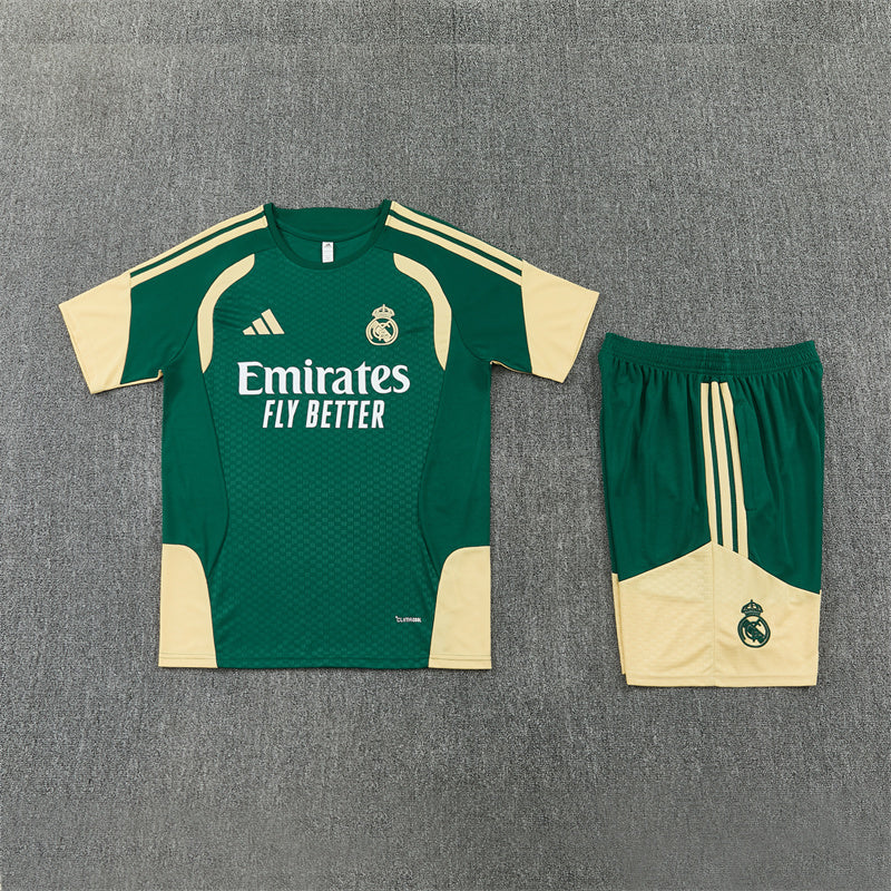 Maglia e Pantaloncini pre-allenamento Real Madrid Bambino 26/27