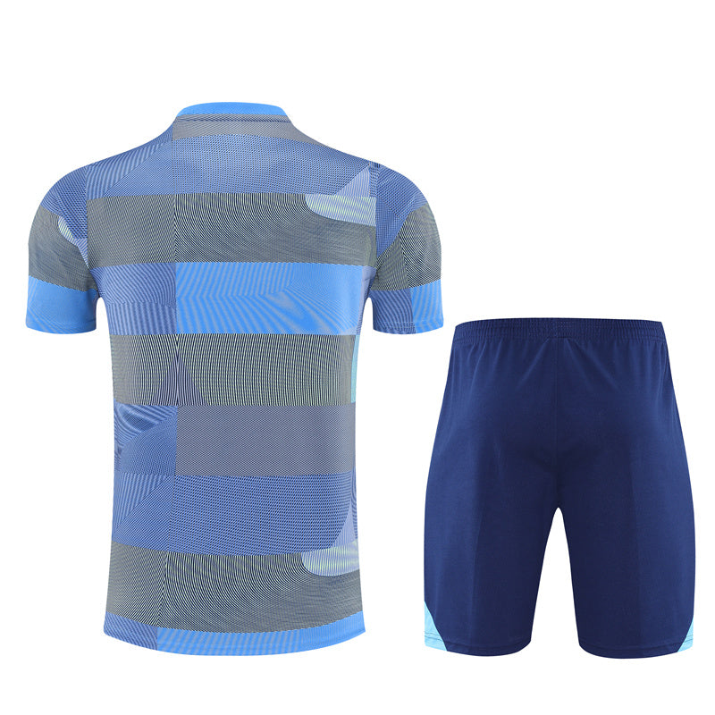 Maglia da allenamento e pantaloncini del Real Madrid 25/26