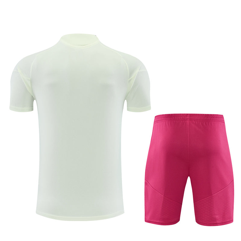 Maglia da allenamento e pantaloncini del Real Madrid 26/27
