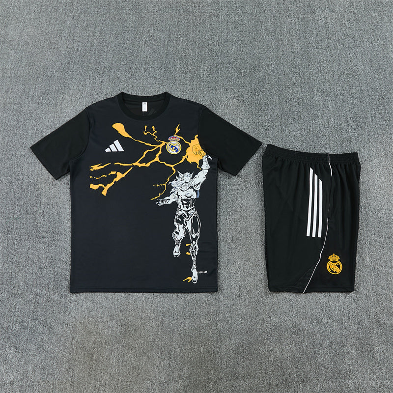 Maglia da allenamento e pantaloncini del Real Madrid X Marvel 25/26