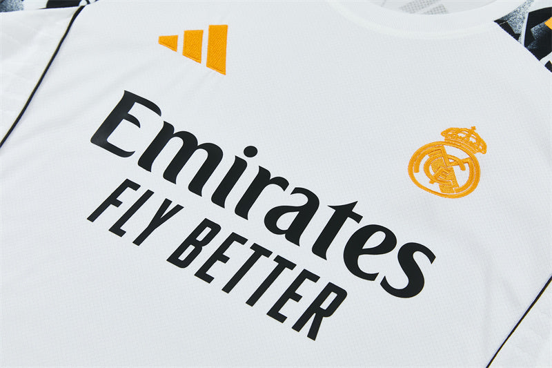Maglia e Pantaloncini pre-allenamento Real Madrid x Marvel Bambino 25/26