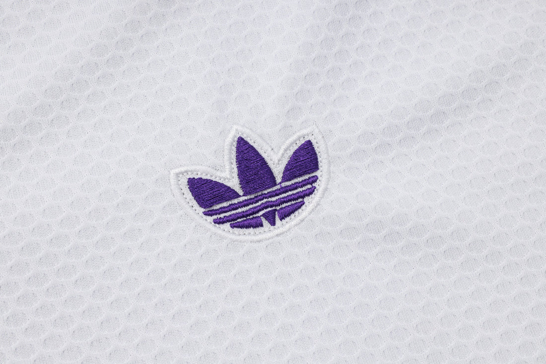 Maglia da allenamento e pantaloncini del Real Madrid 25/26