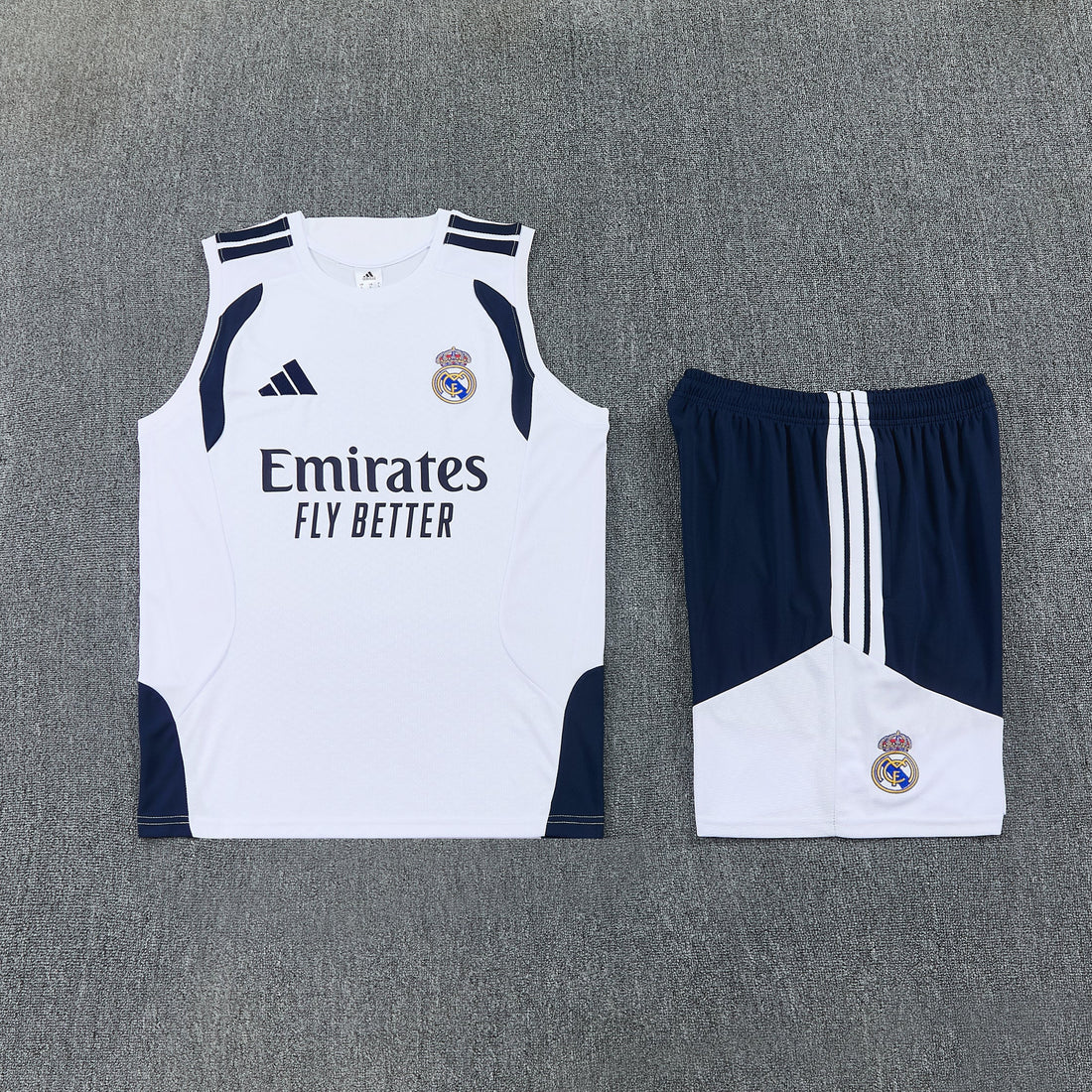 Maglia da allenamento e pantaloncini del Real Madrid 26/27
